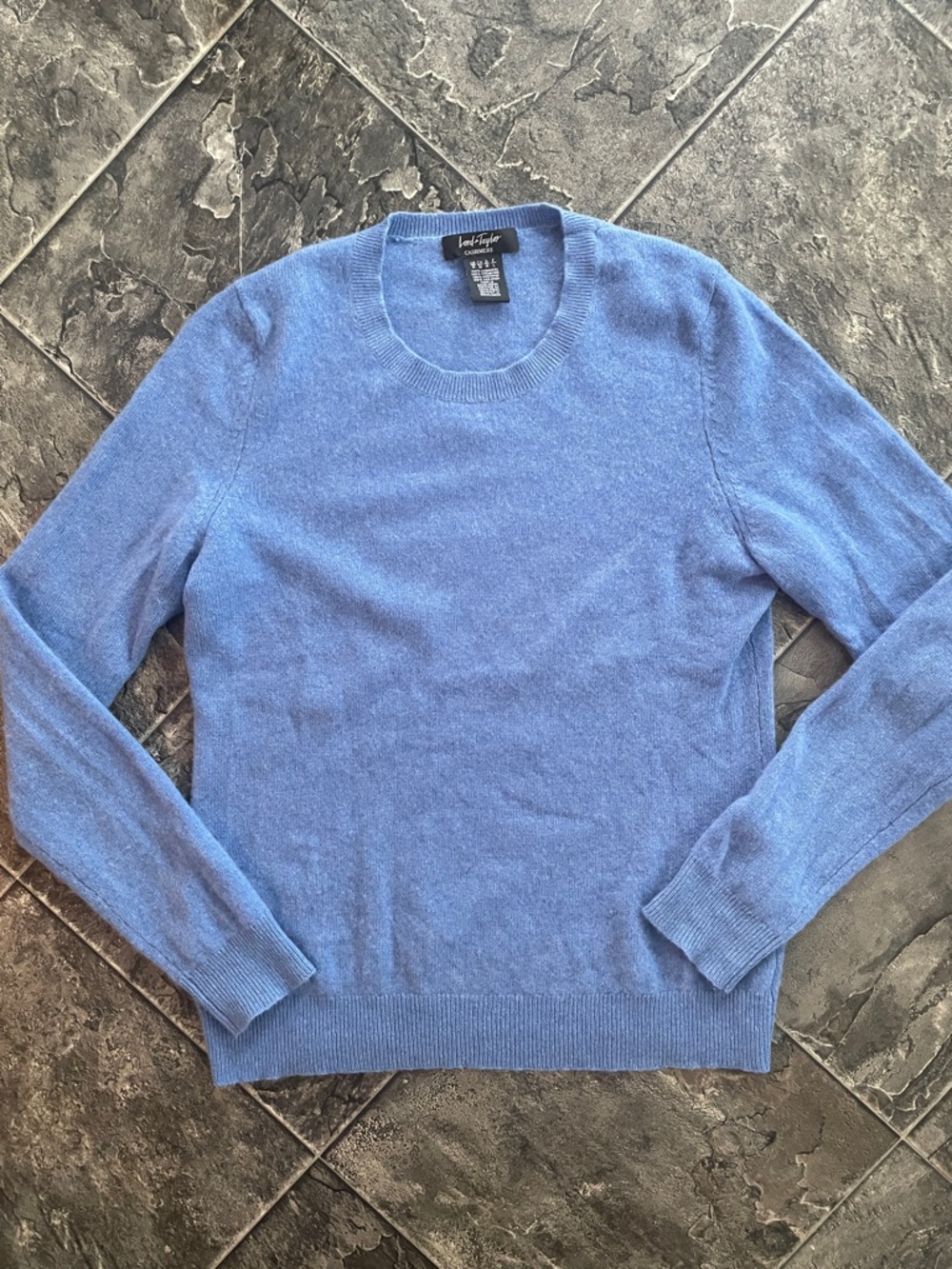LORD & TAYLOR Cashmere Soft Sky Blue Old-Money Resortwear Classic Luxury Sweater
